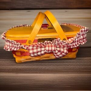 Longaberger 1996 Holiday Cheer Basket with lid, liner and protector